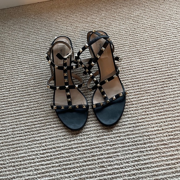 VALENTINO SANDALS WITH KITTEN HEEL - Picture 2 of 10